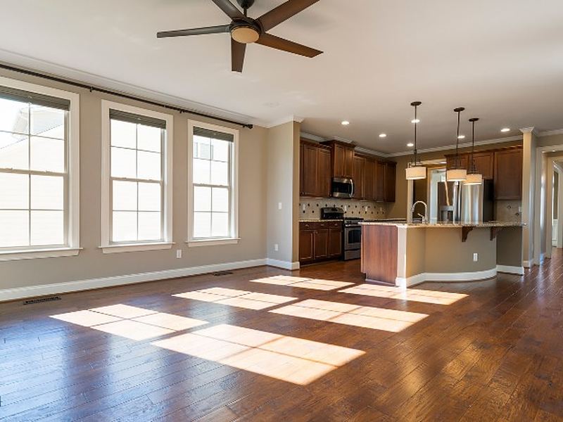 Piso vacío listo para la venta Salón con cocina abierta, vacío y luminoso, listo para fotografiar y enseñar